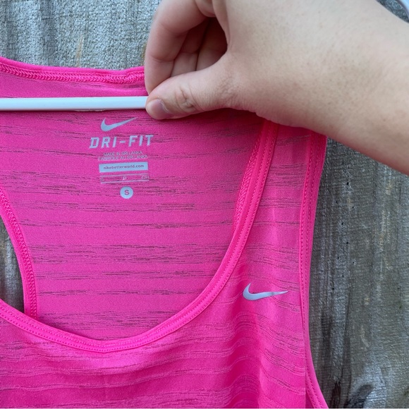 Women’s Nike Dri Fit Tank Top - Picture 3 of 4